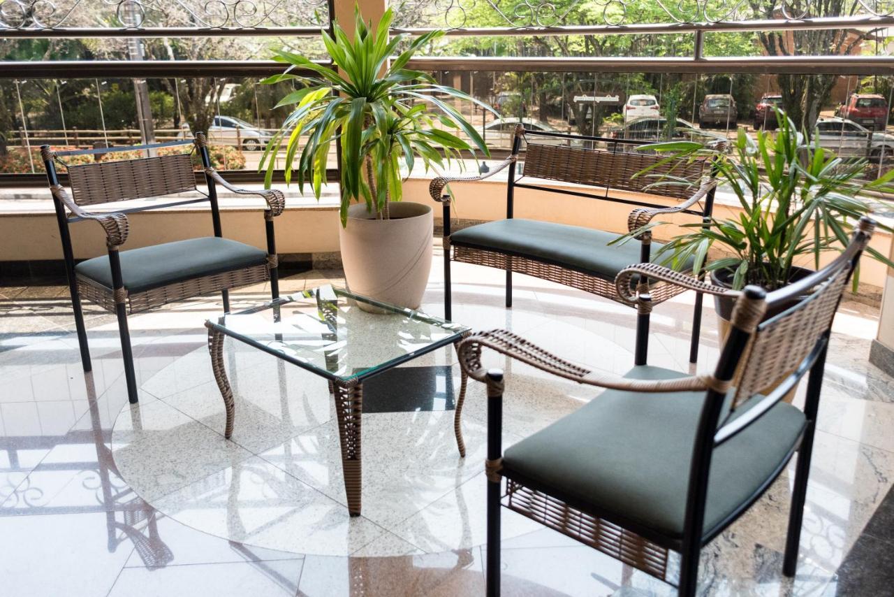 Holambra Garden Hotel Esterno foto Wrought iron furniture