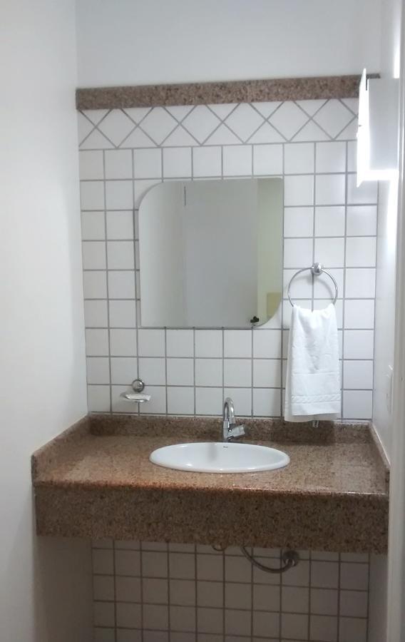 Holambra Garden Hotel Esterno foto Bathroom
